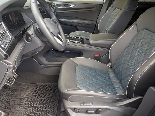 2025 Volkswagen Atlas Cross Sport 2.0T SEL Premium R-Line