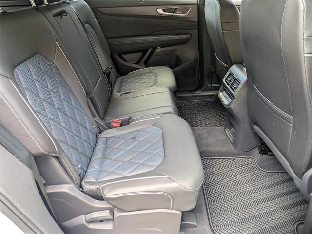 2025 Volkswagen Atlas Cross Sport 2.0T SEL Premium R-Line