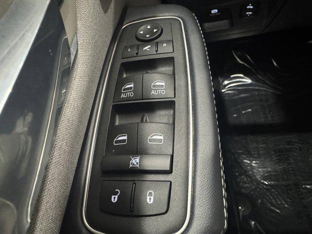 2023 Ram 1500 Limited Crew Cab 4x4 5'7" Box