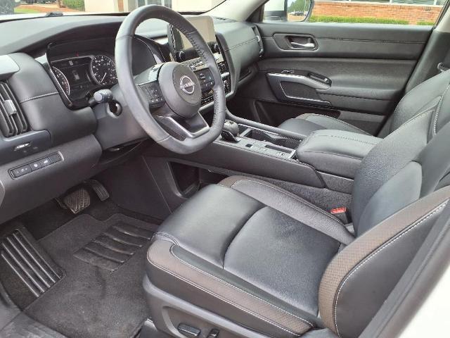 2024 Nissan Pathfinder SL FWD