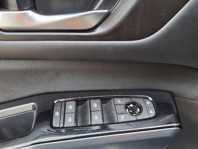 2024 Nissan Pathfinder SL FWD