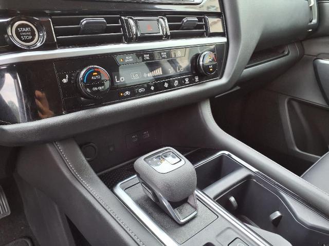 2024 Nissan Pathfinder SL FWD