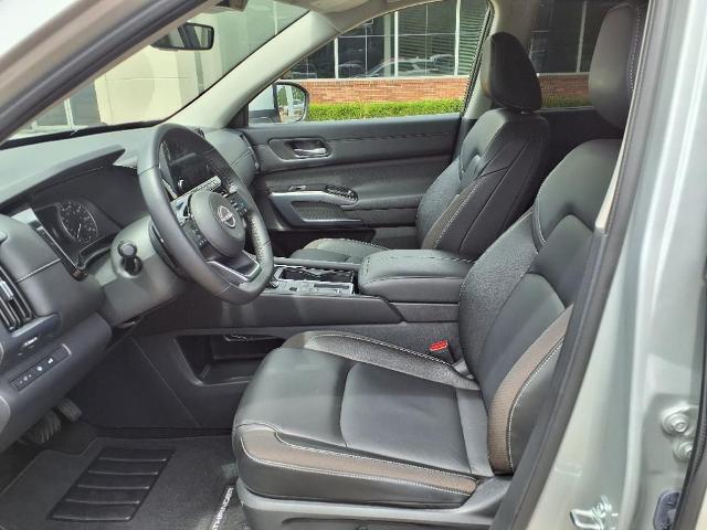 2024 Nissan Pathfinder SL FWD