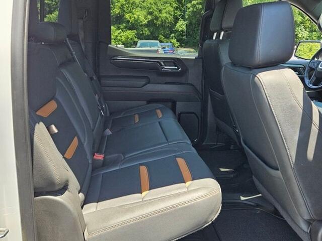 2024 GMC Sierra 1500 4WD Crew Cab Short Box AT4
