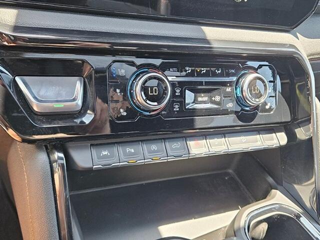2024 GMC Sierra 1500 4WD Crew Cab Short Box AT4