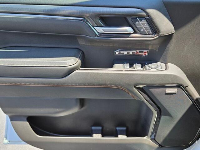 2024 GMC Sierra 1500 4WD Crew Cab Short Box AT4
