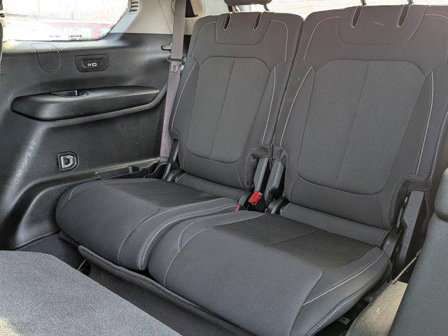 2023 Jeep Grand Cherokee L Laredo 4x4