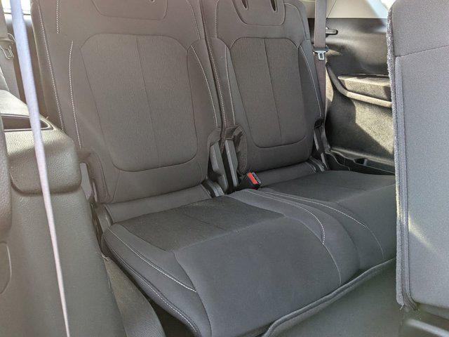 2023 Jeep Grand Cherokee L Laredo 4x4
