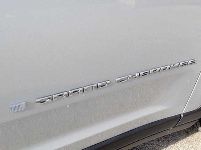 2023 Jeep Grand Cherokee L Laredo 4x4