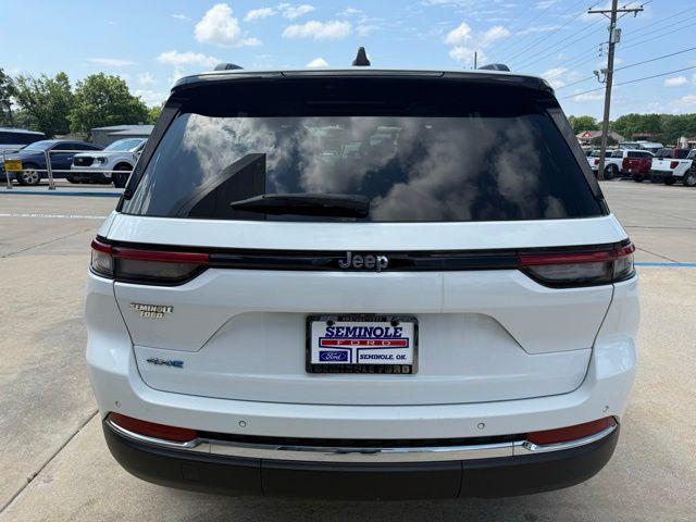 2023 Jeep Grand Cherokee Base