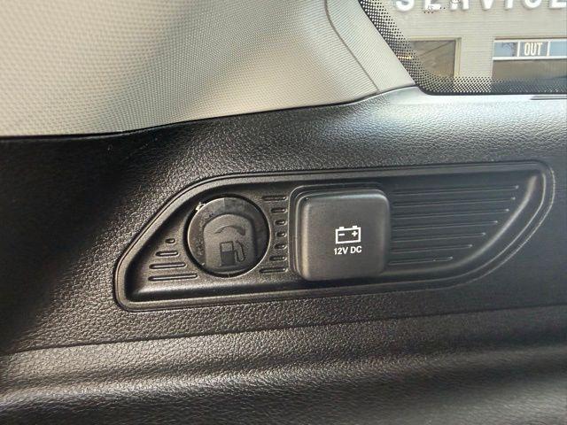 2023 Jeep Grand Cherokee Base