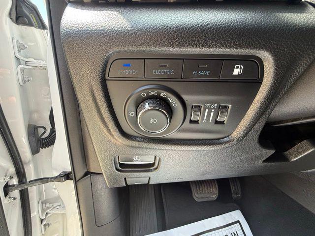 2023 Jeep Grand Cherokee Base