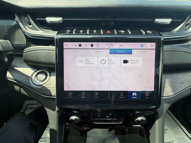 2023 Jeep Grand Cherokee Base