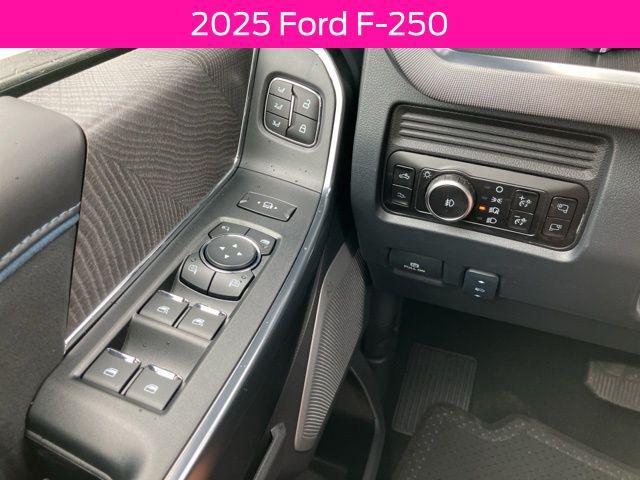 2025 Ford F-250 Platinum