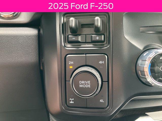 2025 Ford F-250 Platinum
