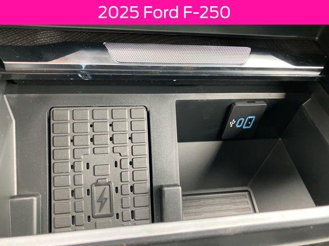 2025 Ford F-250 Platinum