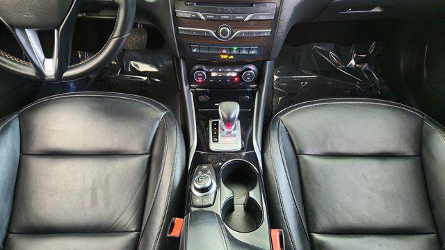 2018 INFINITI QX30 Premium