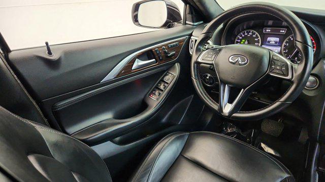 2018 INFINITI QX30 Premium