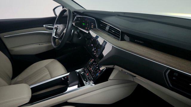 2021 Audi e-tron Premium quattro