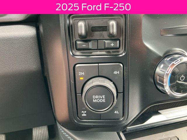 2025 Ford F-250 Platinum