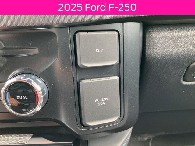2025 Ford F-250 Platinum