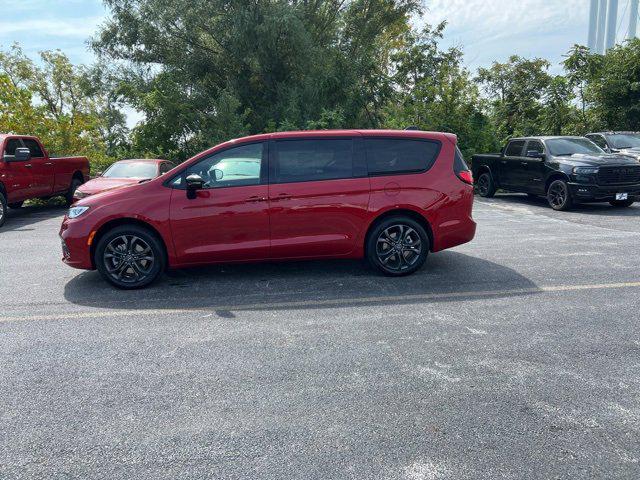 2026 Chrysler Pacifica PACIFICA SELECT AWD