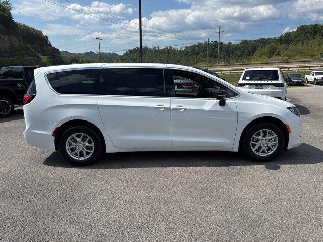 2026 Chrysler Voyager VOYAGER LX