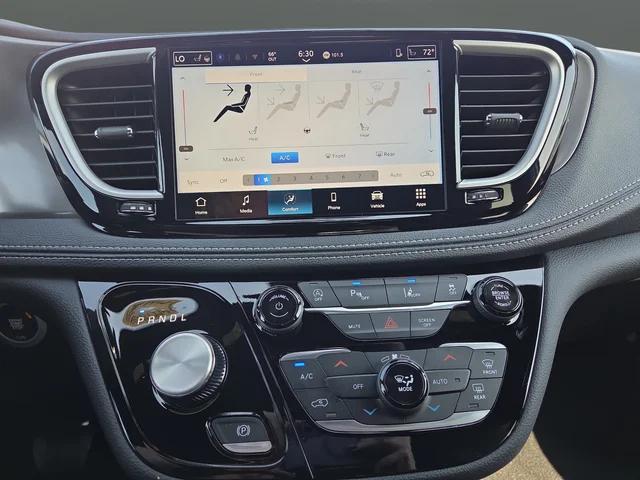 2026 Chrysler Pacifica Select AWD