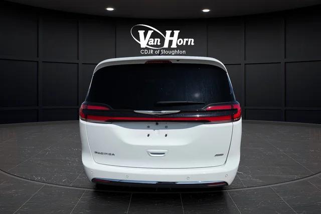 2026 Chrysler Pacifica Select AWD