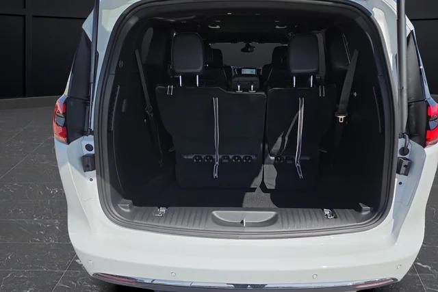 2026 Chrysler Pacifica Select AWD