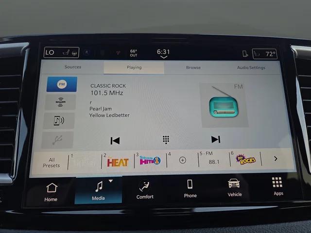 2026 Chrysler Pacifica Select AWD