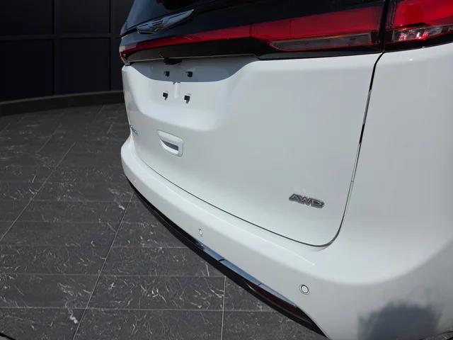 2026 Chrysler Pacifica Select AWD