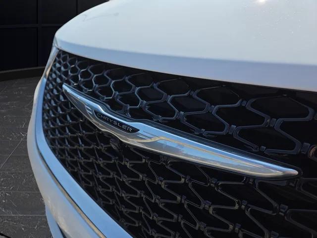 2026 Chrysler Pacifica Select AWD