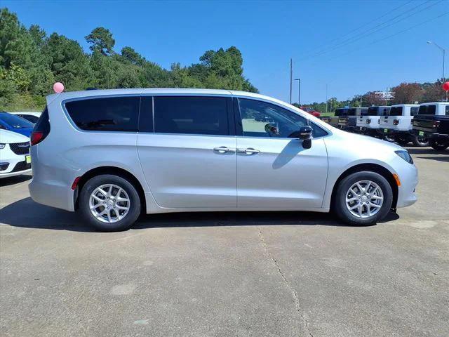 2026 Chrysler Voyager VOYAGER LX