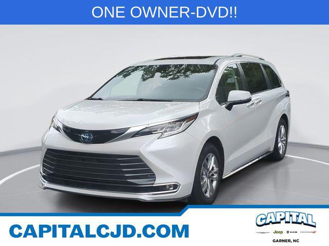 2022 Toyota Sienna Limited