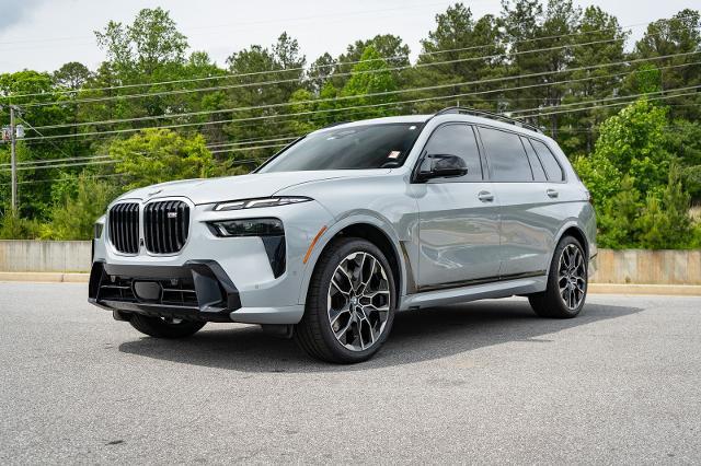 2023 BMW X7 M60i