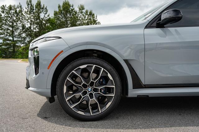 2023 BMW X7 M60i