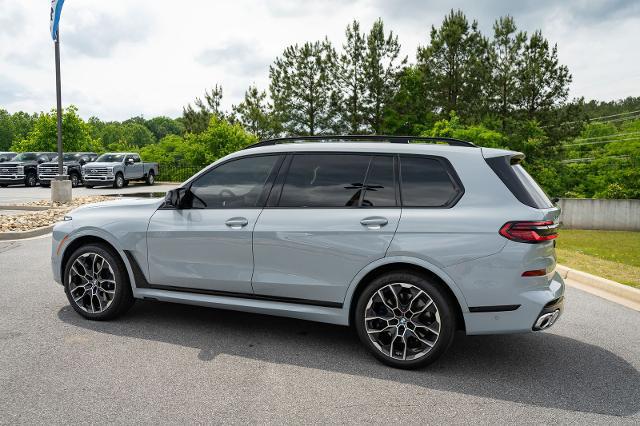2023 BMW X7 M60i