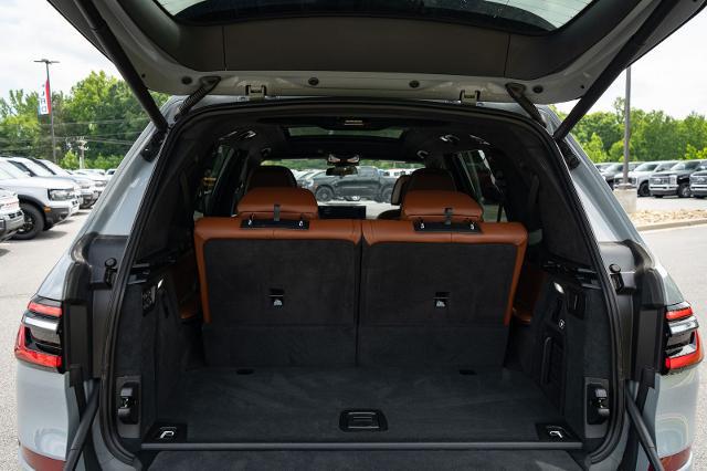 2023 BMW X7 M60i