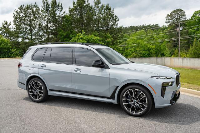 2023 BMW X7 M60i