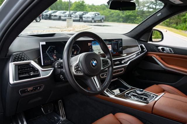 2023 BMW X7 M60i