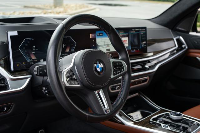 2023 BMW X7 M60i