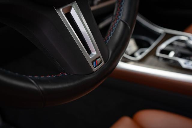 2023 BMW X7 M60i