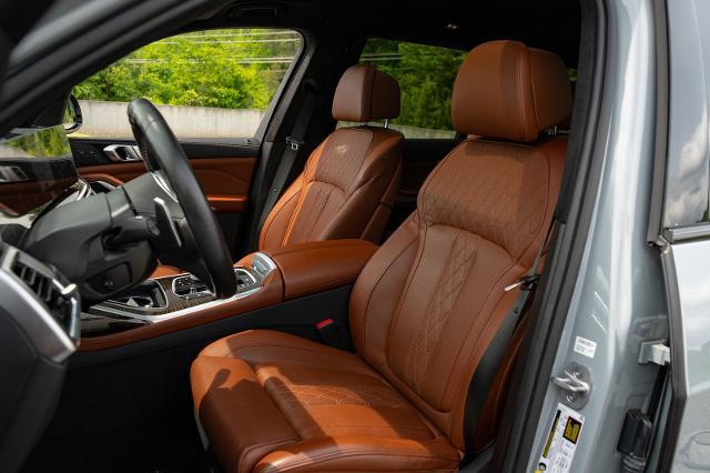 2023 BMW X7 M60i