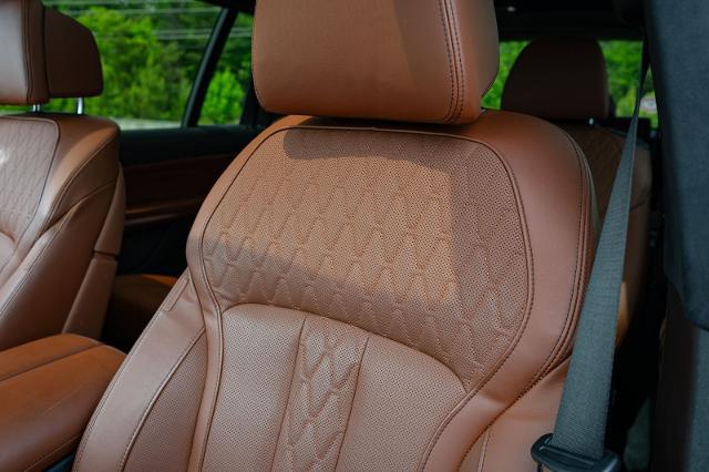 2023 BMW X7 M60i