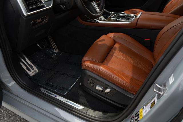 2023 BMW X7 M60i
