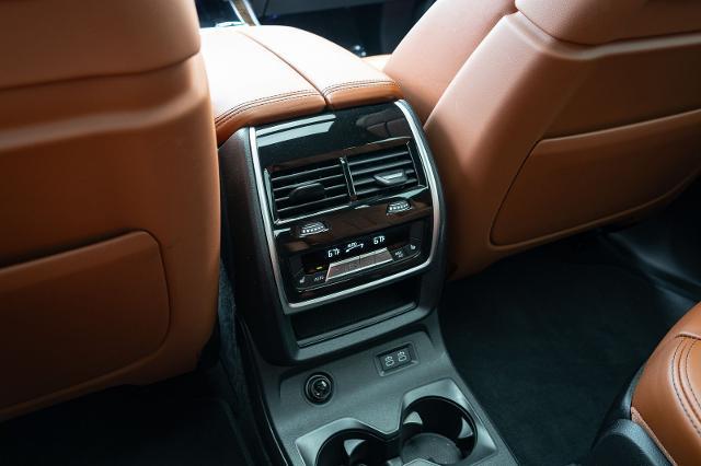 2023 BMW X7 M60i