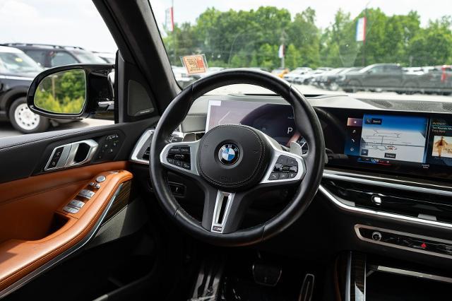2023 BMW X7 M60i