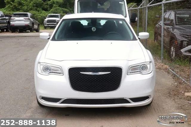 2022 Chrysler 300 Touring