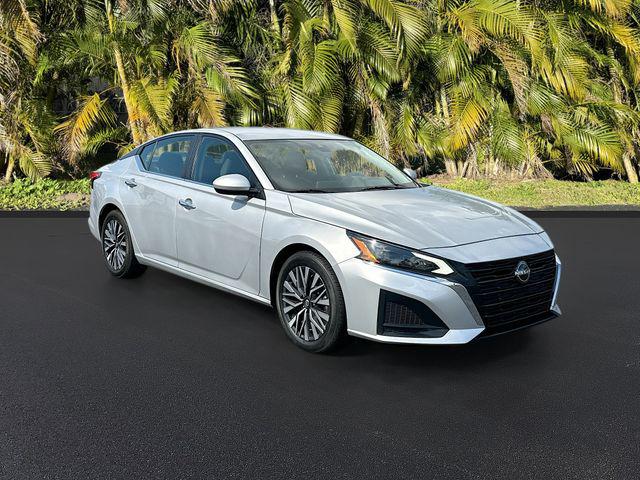 2023 Nissan Altima SV FWD